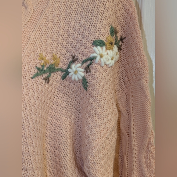 So Me Pink Cable Knit Sweater with Floral Embroidery Size Medium - Picture 4 of 7